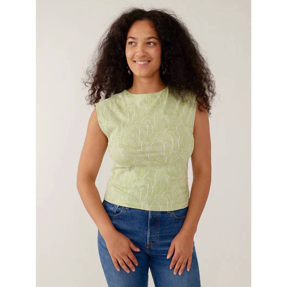 NEW MATA TRADERS ruched crop top in pear waves jersey